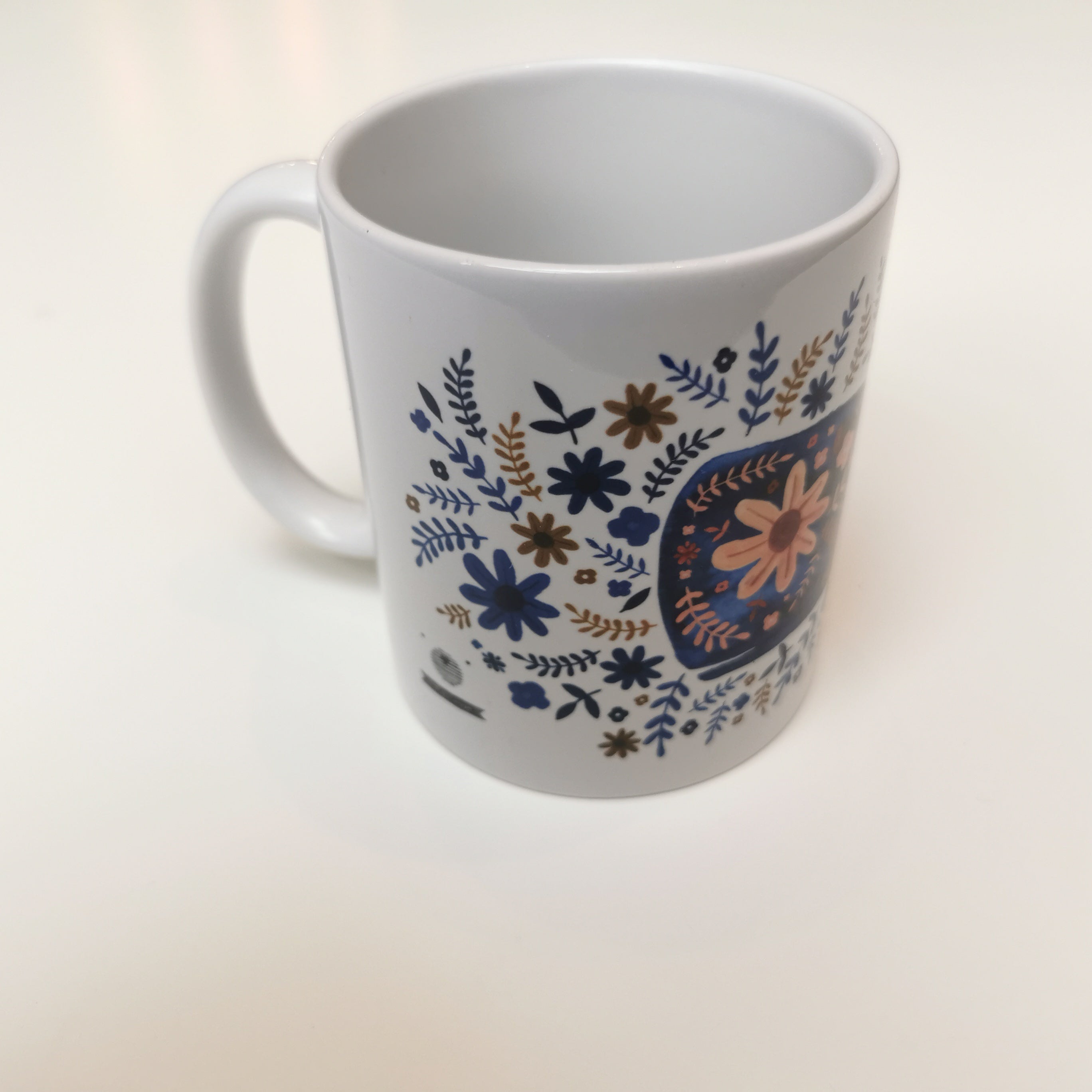 Tasse Blumenwal von Bär von Pappe